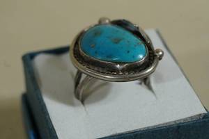 lot 17 image: Turquoise Ring - Appears Sterling Silver