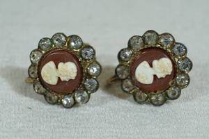 lot 30 image: Cameo Costume Jewelry Earrings