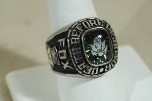lot 31 image: Death Before Dishonor Mens Ring