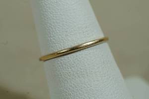 lot 14 image: 14K Yellow Gold Band
