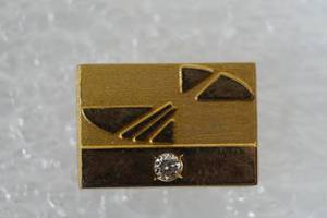 lot 16 image: Vintage 14K Yellow Gold Tie Tack - with .05ct Diamond