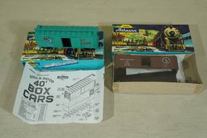 lot 66 image: 2 Athearn HO Gauge Train Cars - Great Northern