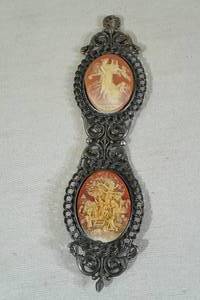 lot 76 image: Antique Cameo Scene Wall Dcor