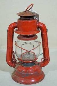 lot 74 image: Antique Dietz #50 Lantern - Curved Globe