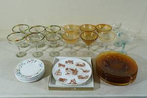 lot 113 image: Assorted Margarita Glasses and Plates