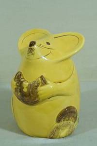lot 109 image: Vintage N S Gustin Mouse Cookie Jar