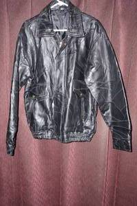 lot 121 image: Black Leather Jacket - Mens L