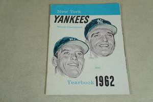 lot 1 image: 1962 New York Yankees Yearbook