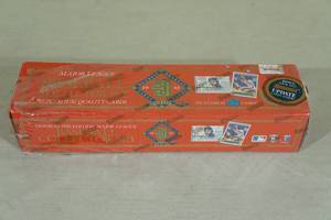 lot 21 image: 1992 Donruss Baseball Complete Card Set