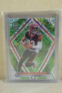 lot 58 image: 2020 Panini Spectra Tyler Boyd Prizm Card - 235