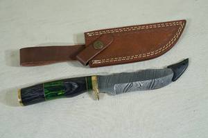 lot 54 image: Custom Damascus Style Blade Hunting Knife Green Heart Wood Handle