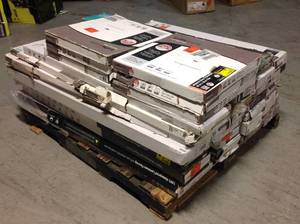 lot 22 image: Lot of 40 Boxes assorted flooring  Customer Returns See Pictures