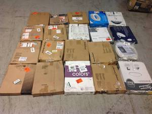 lot 35 image: Lot of SoftClose Round Closed Front Toilet Seat in Cotton White Customer Returns See Pictures