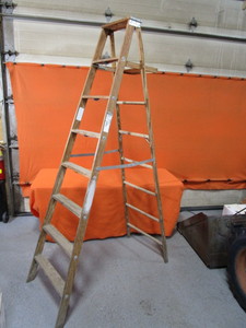 Keller 8 Wood Ladder