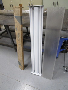 (2) 4 Fluorescent Shop Lights