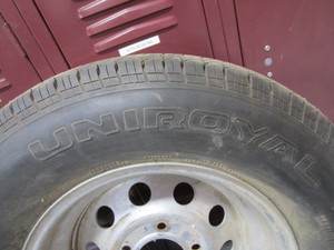 (Near New) Trailer Wheel & Tire 5 on 5 P20575R15