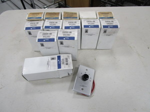 (18) Johnson Controls Thermostats