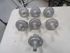 (7) Maxitrol Gas Regulators