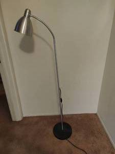 lot 22 image: Adjustable Floor Lamp