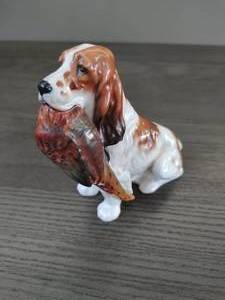 lot 28 image: Royal Doulton Hunting Dog Figurine