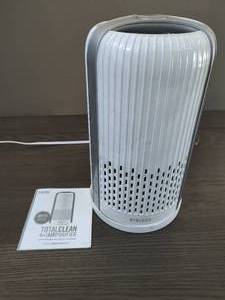 lot 30 image: Air Purifier