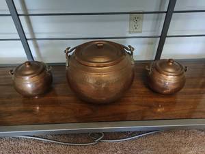 lot 32 image: Set of Three Copper Pumpkin Pots
