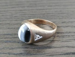 lot 36 image: Star Sapphire 10k Gold Ring