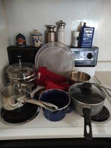 lot 46 image: Collection of Pans, Cooking Supplies, and Dcor