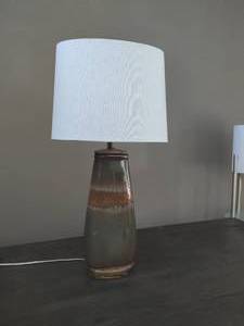 lot 51 image: Table Lamp