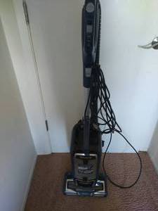 lot 131 image: Vacuum Cleaner