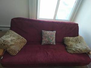 lot 100 image: Futon Couch