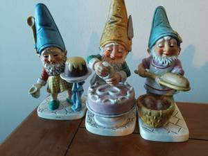 lot 112 image: Bakery Themed Goebel Co-boy Gnomes