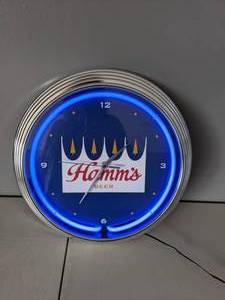 lot 29 image: Hamms Beer Lighted Clock - A