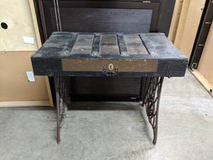 lot 96 image: Vintage Singer Sewing Table - A