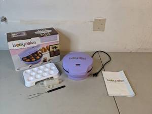 lot 84 image: Babycakes Cake Pop Maker - A