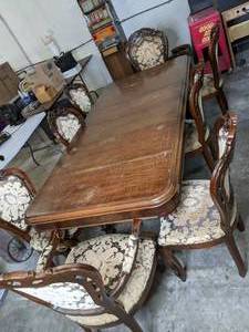 lot 142 image: Vintage Square Brand Chittenden & Eastman Co. Dining Set with 8 Chairs - A