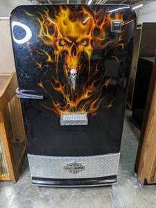 lot 2 image: 1952 General Motors Fridgidaire Harley Davidson Kegerator - A
