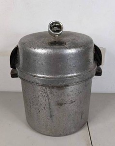 lot 179 image: Vintage Magic Seal Pressure Cooker Canner - A