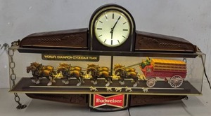 lot 174 image: Vintage Budweiser Clydesdales Clock - A