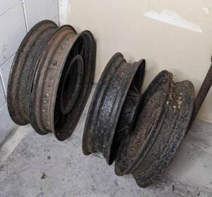 lot 151 image: Set of (4) Vintage Rims - A