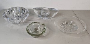 lot 295 image: Lot of 4 Decorative Glass Candy Dishes - C