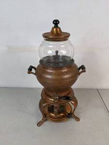 lot 273 image: Beautiful Antique Brass G.T. Sutterley & Co Alcohol Lamp - B