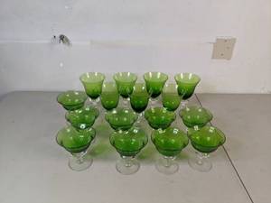 lot 264 image: Lot of Vintage Retro Green Cocktail Glasses - B