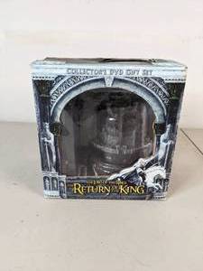 lot 248 image: Creating The Lord of the Rings Symphony DVD and Minas Tirith Polystone Keepsake Box - B