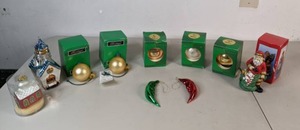 lot 254 image: Assorted New and Vintage Christmas Ornaments - Dept 56, House of Lloyd, Light Visions, and more - B