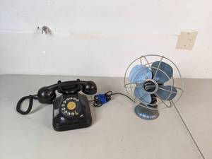 lot 257 image: Vintage Rotary Telephone and Vintage Small Desk Fan (Toucan) - B