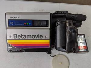 lot 352 image: Sony Betamovie BMC-110 Camcorder - B
