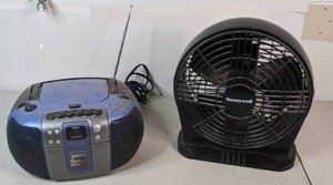 lot 315 image: Honeywell Fan & Emerson Boombox - CD & Cassette - B