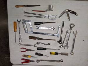 lot 361 image: Miscellaneous Tools - Pliers, Wrenches, Sockets, Pocket Knives, Tubing Bender, and more - B