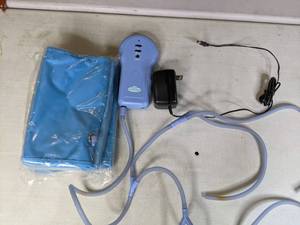 lot 370 image: Igia Air-O-Sage Leg Massager - B